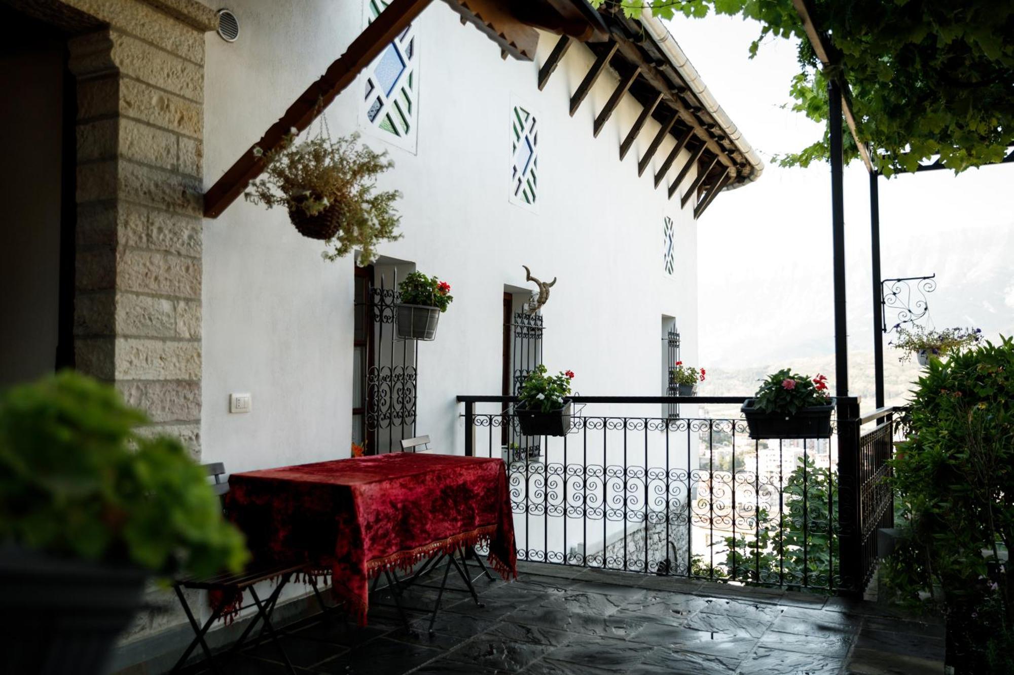 Hotel Muse'e Gjirokastër Exterior foto